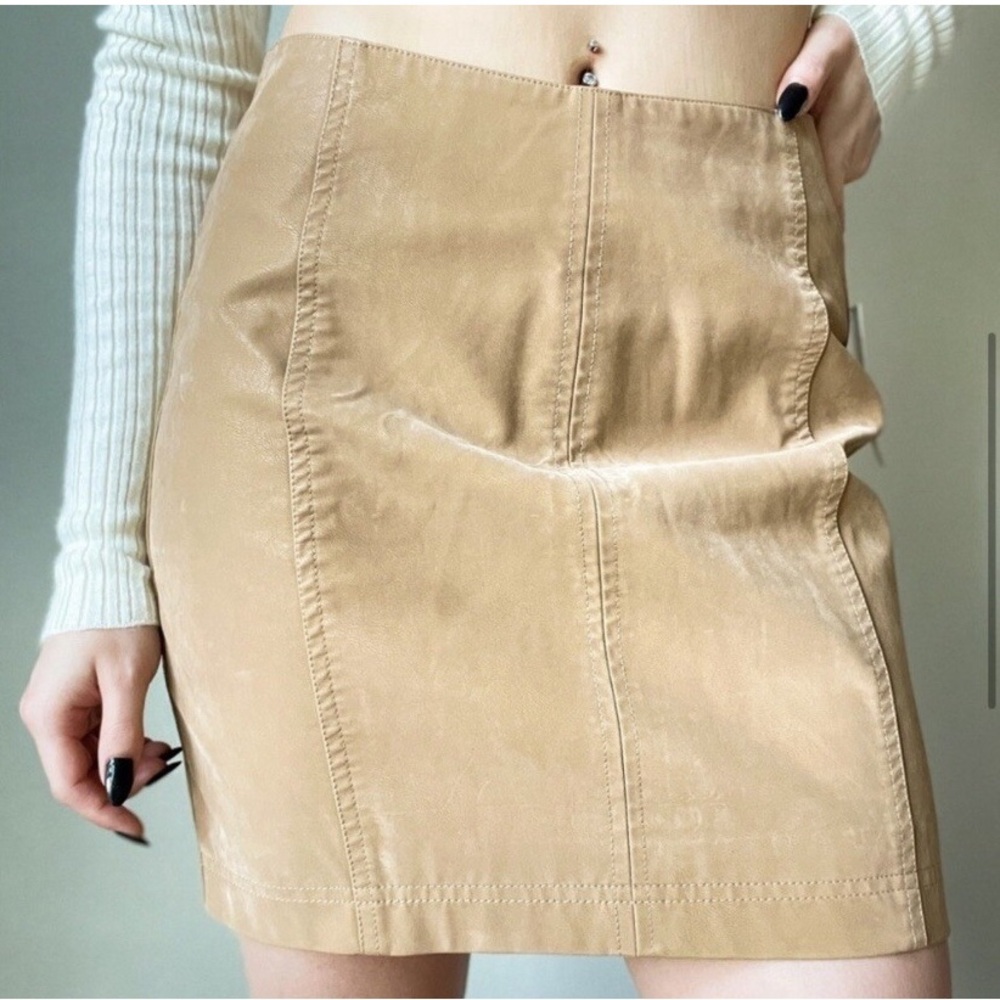 FREE PEOPLE Vegan Suede Mini Skirt Brown Neutral Size 2 Y2K Western